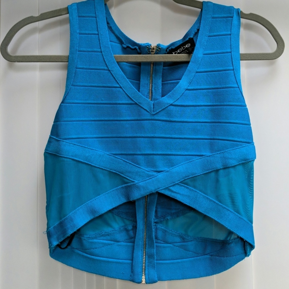 Bebe cropped vneck bandage top